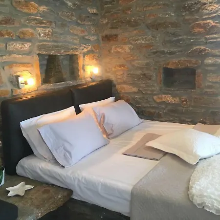 Apartment Studio O - Self Catering Vourkari
